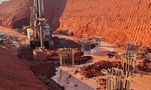 Avanza construcción de primer trébol vial como parte de las obras complementarias