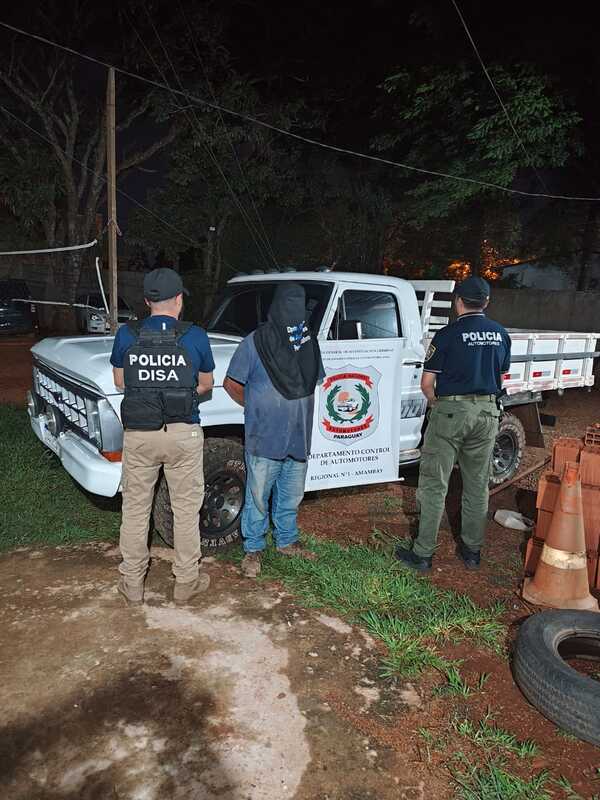 Recuperan vehículos robados y detienen a sospechosos en tres ciudades del país.