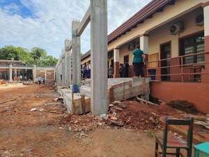 Padres no enviarán a sus hijos a escuela de Encarnación si no avanzan las obras inconclusas - Política - ABC Color