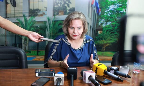 Lilian Samaniego reconoce chats con “Lalo” Gomes