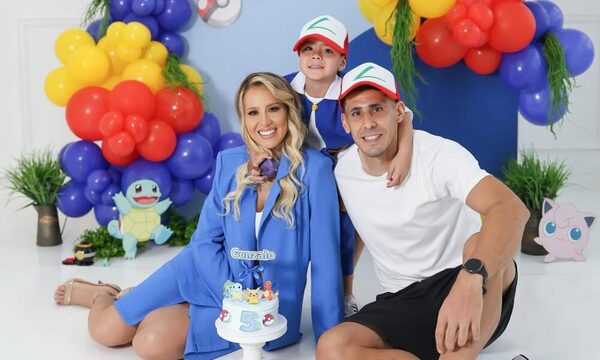 La reina de belleza y el jugador celebran el cumple de su peque