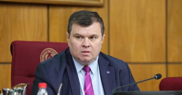 Dionisio cruza a Prieto y le advierte que no divida a los liberales en Alto Paraná
