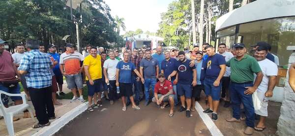 Paseros de despacho menor rechazan nueva exigencia aduanera y advierten que aniquilará el rubro - ABC en el Este - ABC Color