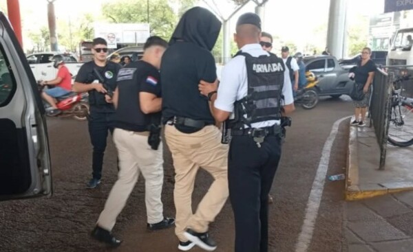 Expulsan del país a miembro del PCC con orden de captura en Brasil
