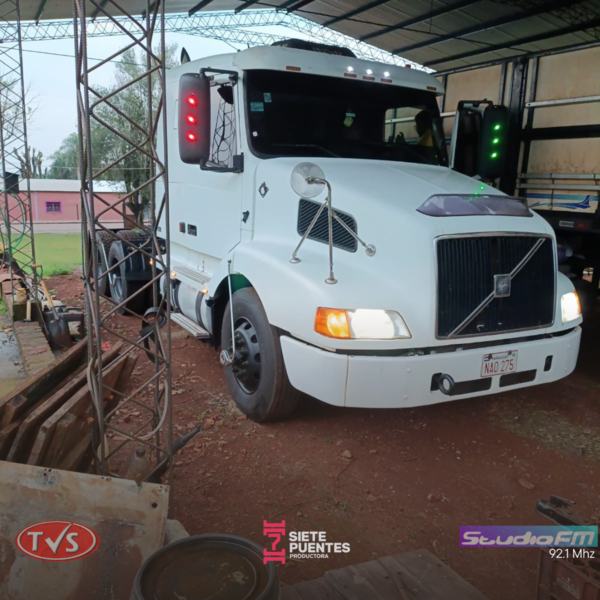 FISCALÍA Y POLICÍA BUSCAN CAMIÓN Y CONDUCTOR DENUNCIADOS POR APROPIACIÓN EN CORONEL BOGADO - TVS