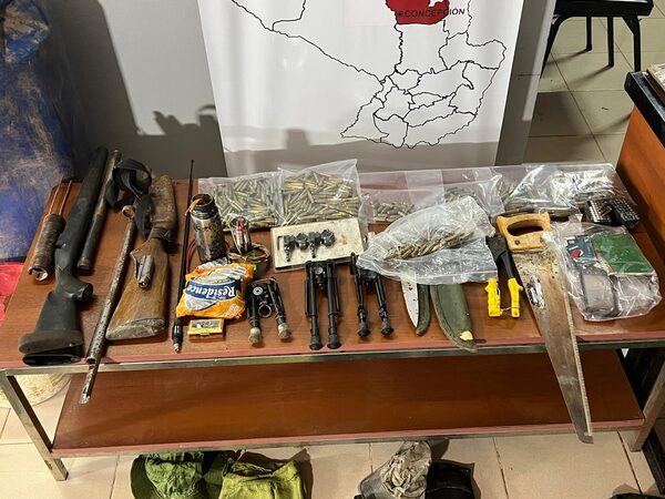 Incautan armas, explosivos y documentos durante la búsqueda de Félix Urbieta - trece