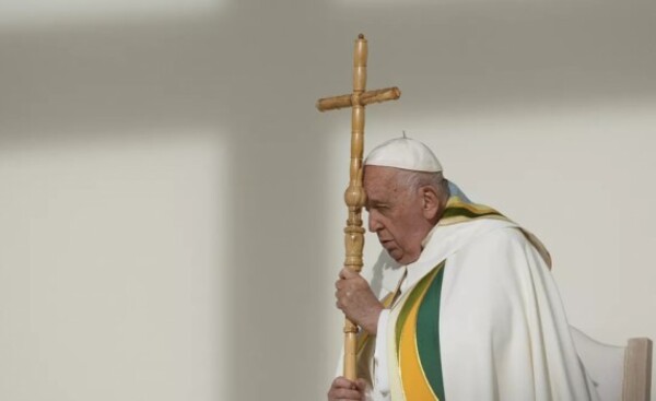 Médico del papa Francisco: “No está en peligro de muerte”