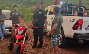 Hurtan una moto y luego la abandonan en Minga Porã 