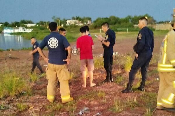 Buscan a un adolescente que se habría perdido en las agua del río Paraguay esta tarde
