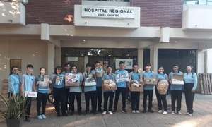 Con UPD solidario, estudiantes llevan esperanza y alimentos al Hospital Regional de Coronel Oviedo - OviedoPress