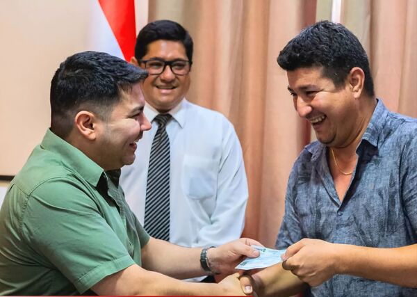 Municipalidad premia al Club Mariscal López, campeón de la Liga Concepcionera de Fútbol