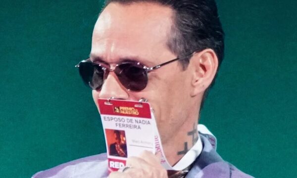 (GALERÍA) ¡Por este motivo llaman a Marc Anthony “lorito óga”!