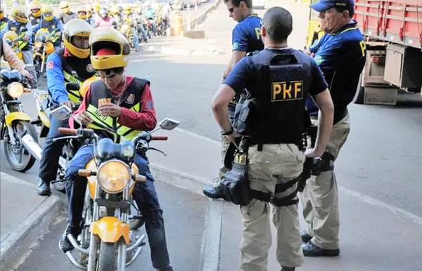 La Receita mantiene mismo control sobre motociclistas en el Puente de la Amistad - La Clave