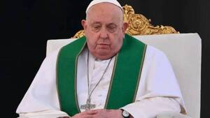 Quienes dicen que el papa renunció, “especulan” he’i desde el Vaticano; otros aseguran que mejora