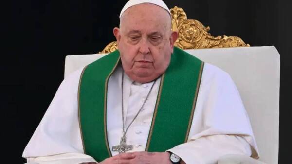 Quienes dicen que el papa renunció, “especulan” he’i desde el Vaticano; otros aseguran que mejora
