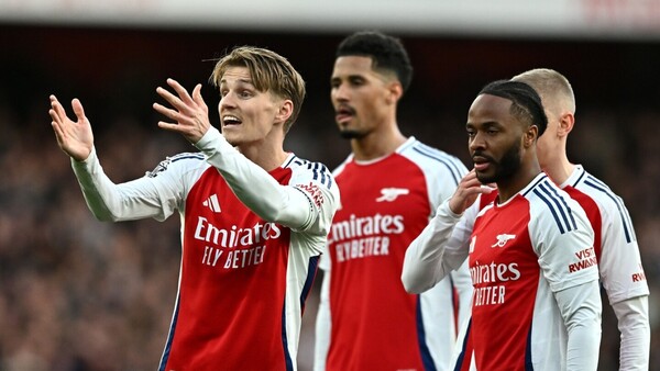 West Ham dinamita las opciones del Arsenal