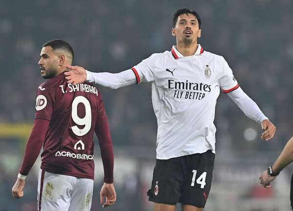 Gol en propia meta, penal fallado y otro desastre del Milan - Fútbol Internacional - ABC Color
