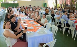  Docentes del CEM serán los mejores remunerados del país, según Prieto
