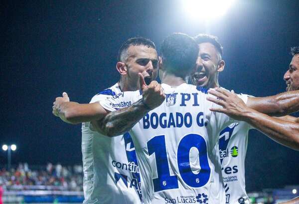 Versus / Ameliano completa la fiesta en su "Fortaleza" con triunfo