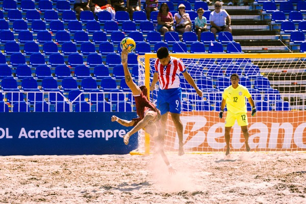 Los Pynandi debutaron con el pie izquierdo en la Copa América de Fútbol Playa - 1000 Noticias