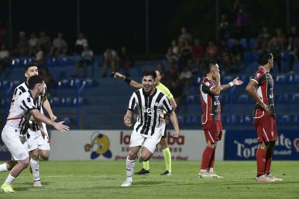Libertad aumenta su ventaja al frente de la clasificación - Fútbol - ABC Color