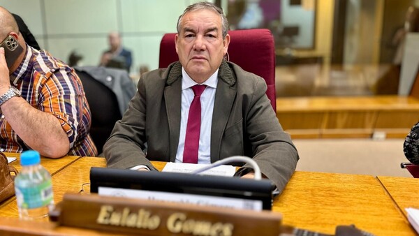 A pedido de Diego Benítez, Lalo Gomes pidió traslados de 2 policías
