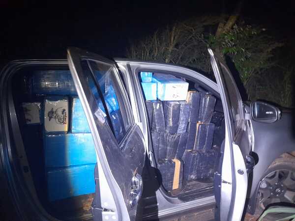 Video: Convoy narco logra escapar dejando 10 toneladas de droga durante operativo