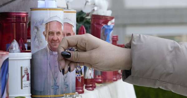 Diario HOY | El papa Francisco, hospitalizado en estado crítico, afirma continuar su tratamiento “con confianza”