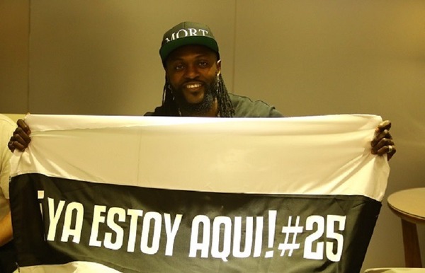 El particular pedido de Emmanuel Adebayor a Olimpia