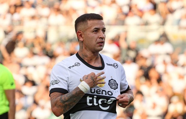 Olimpia vence a Cerro Porteño y extiende racha en los Clásicos