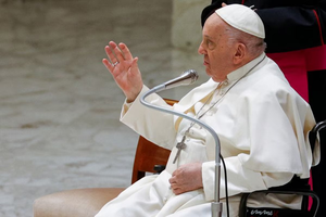 El papa Francisco dijo que continúa su tratamiento “con confianza”