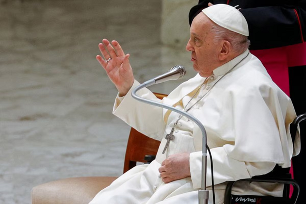 El papa Francisco dijo que continúa su tratamiento “con confianza”