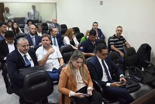 Preliminar para 24 acusados en caso “Pavo Real I” será en marzo - Nacionales - ABC Color