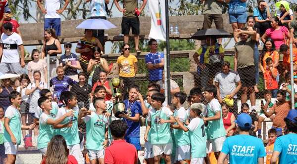 Juan León Mallorquín y San Francisco de Hernandarias son los campeones del torneo Esperanzas de Alto Paraná