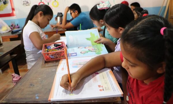 Más de 1,5 millones de alumnos regresan hoy a clases en las instituciones públicas del país