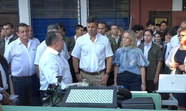 Peña participa en acto de inicio a clases es escuelas públicas