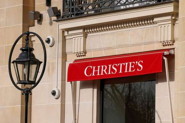 Artistas enfurecidos ante la primera subasta en Christie’s de obras creadas con IA - Tecnología - ABC Color