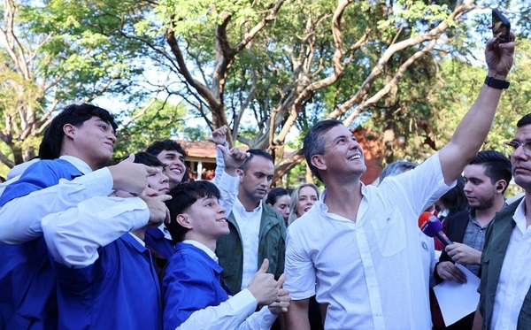 Peña habilita año lectivo y promete mejorar infraestructura escolar