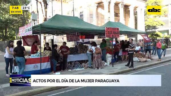 Día de la Mujer Paraguaya: entregan víveres a personas de escasos recursos frente al Panteón - ABC Noticias - ABC Color