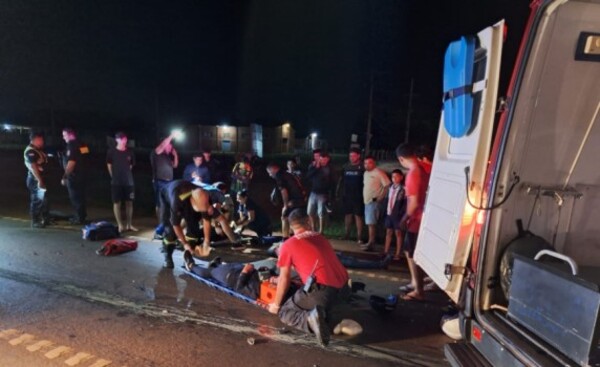 Un muerto y dos heridos tras choque entre dos motocicletas