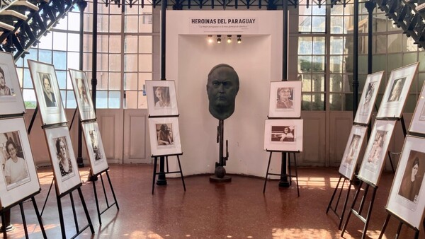 Muestra Heroínas del Paraguay en El Cabildo