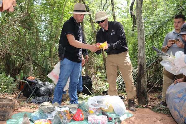 Familia del secuestrado Félix Urbieta reconoce prendas halladas en una “caleta” - Nacionales - ABC Color