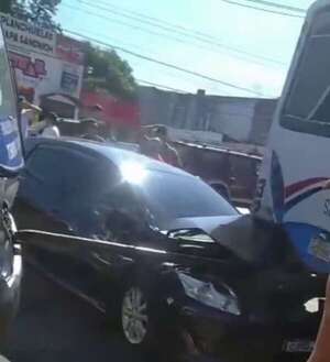 Vídeo: camión de gran porte causó múltiple choque en Acceso Sur - Policiales - ABC Color
