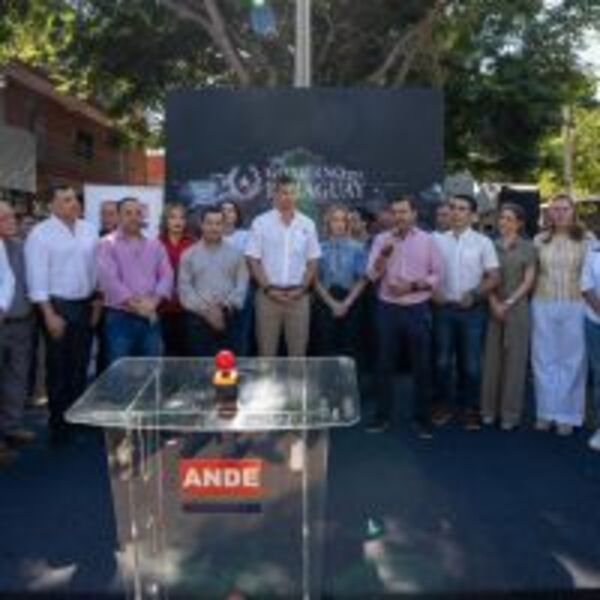 Presidente Peña inauguró nuevas obras de iluminación pública con tecnología led en Caaguazú :: Presidencia de la República del Paraguay