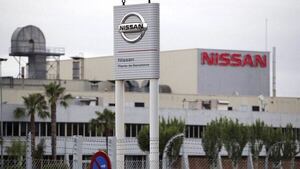 Nissan se dispara un 9,5 % en bolsa tras informaciones sobre posible inversi贸n de Tesla