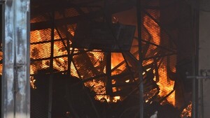 Incendio en depósito de Fernando de la Mora: “Cuando llegamos ya era imposible controlar”