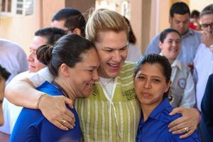 Barán felicita a las mujeres paraguayas en su día