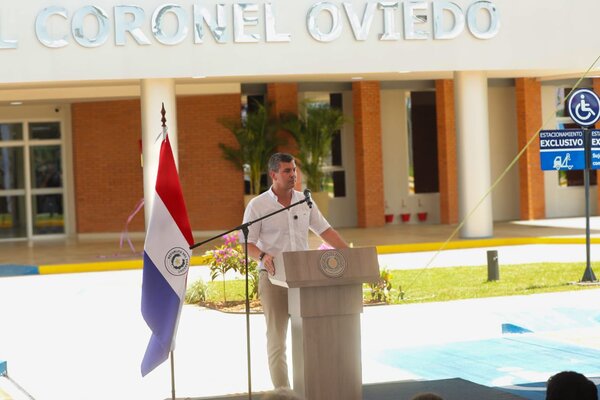 Peña destacó gestión de senador Ovelar para construcción del gran hospital de Coronel Oviedo - 1000 Noticias