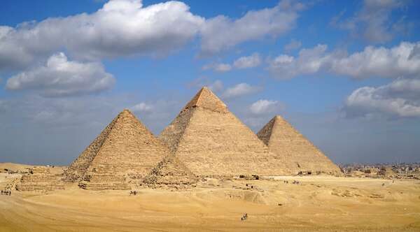 Airbnb y otras compañías dejarán de ofrecer paseos con camellos en pirámides de Giza - Viajes - ABC Color
