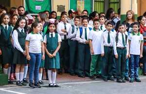 Ministro de Educación: “Insto a las familias que sus hijos hagan otras actividades que complementen a la escuela” - trece